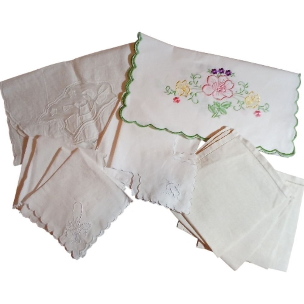 Vintage 12 pc Table Linens,  Napkins, Table runner for Decor Or Sewing